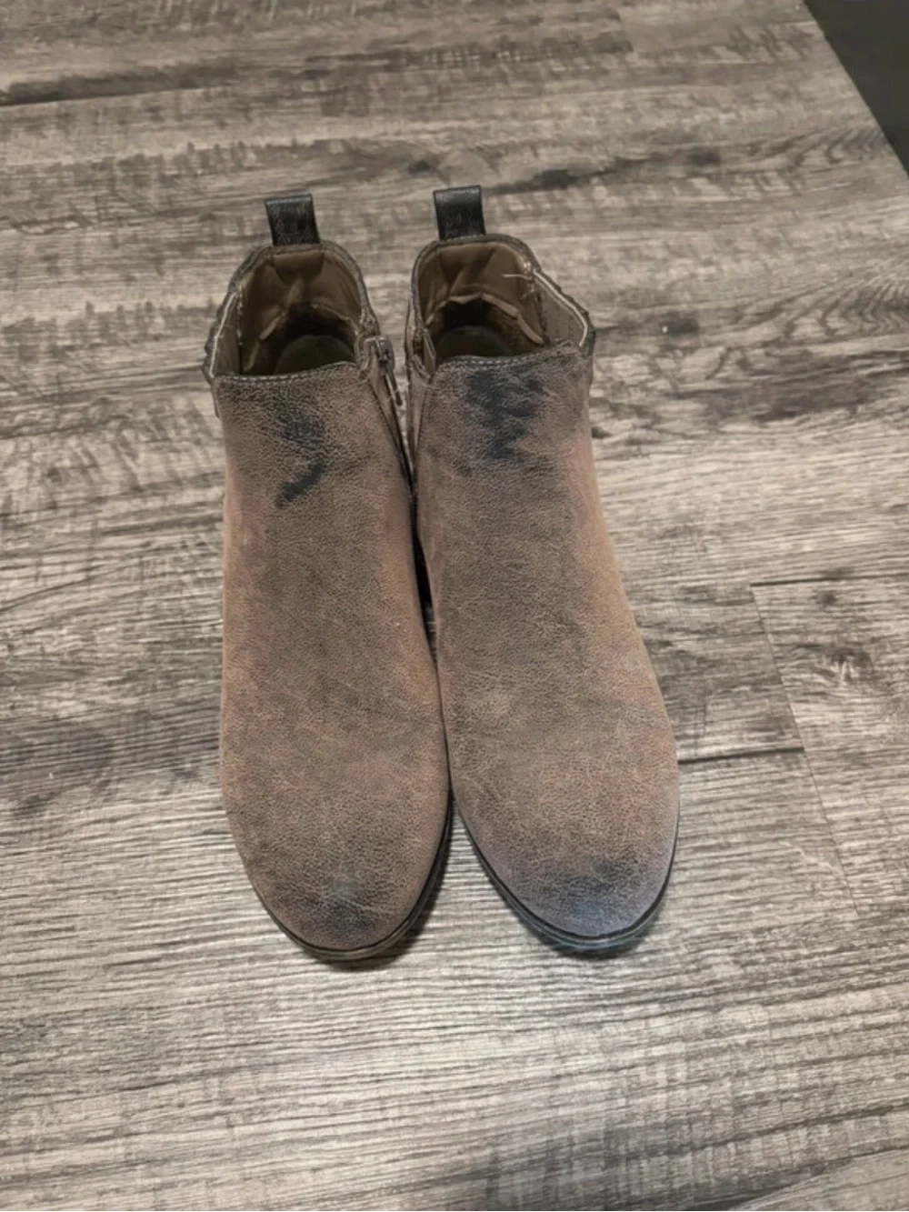 Ankle Boots in Gray/Brown Suede-Look